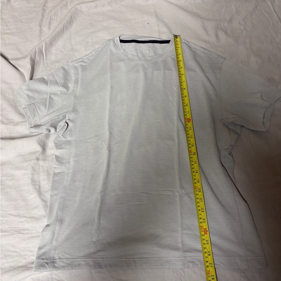 lululemon athletica Light Gray Short Sleeve Tee - Picture 3 of 4